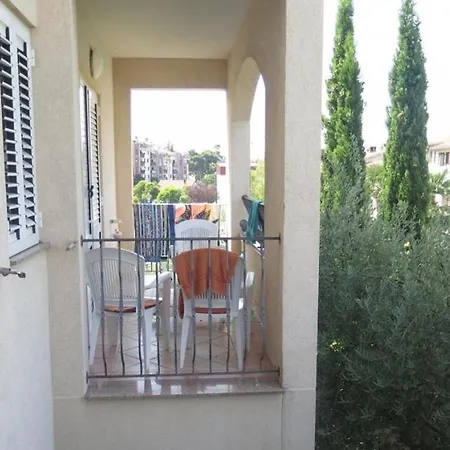 Studio In With Balcony, Air Condition, Wifi * Poreč