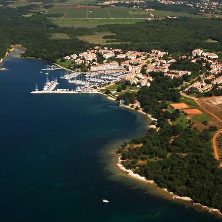 Studio In With Balcony, Air Condition, Wifi * Poreč